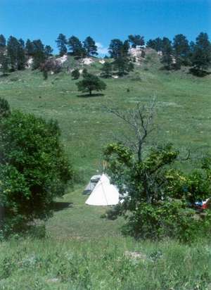 Tipi - miejsce spotka� m�odzie�y z Dakota Youth Project. Foto Co. Alicja Sordyl 2001