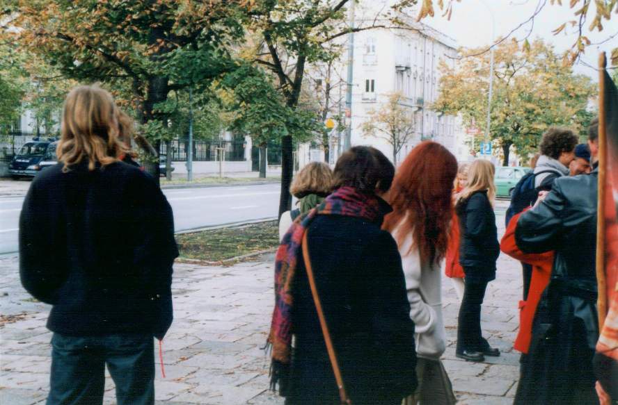h1.jpg (79223 bytes)