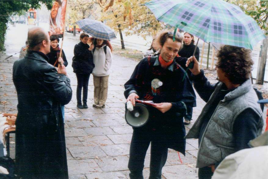 s1.jpg (71537 bytes)