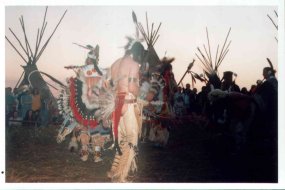 foto Co. DRK 2001, ta�ce podczas uroczystego otwarcia Zlotu