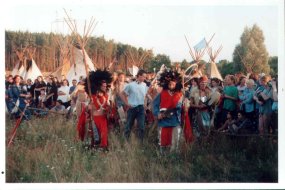 foto Co. Dariusz Kachlak 2001, Organizator Zlotu wraz z cz�onkami Tradycyjnych Stowarzysze� zaprasza do wzi�cia udzia�u w Zlocie